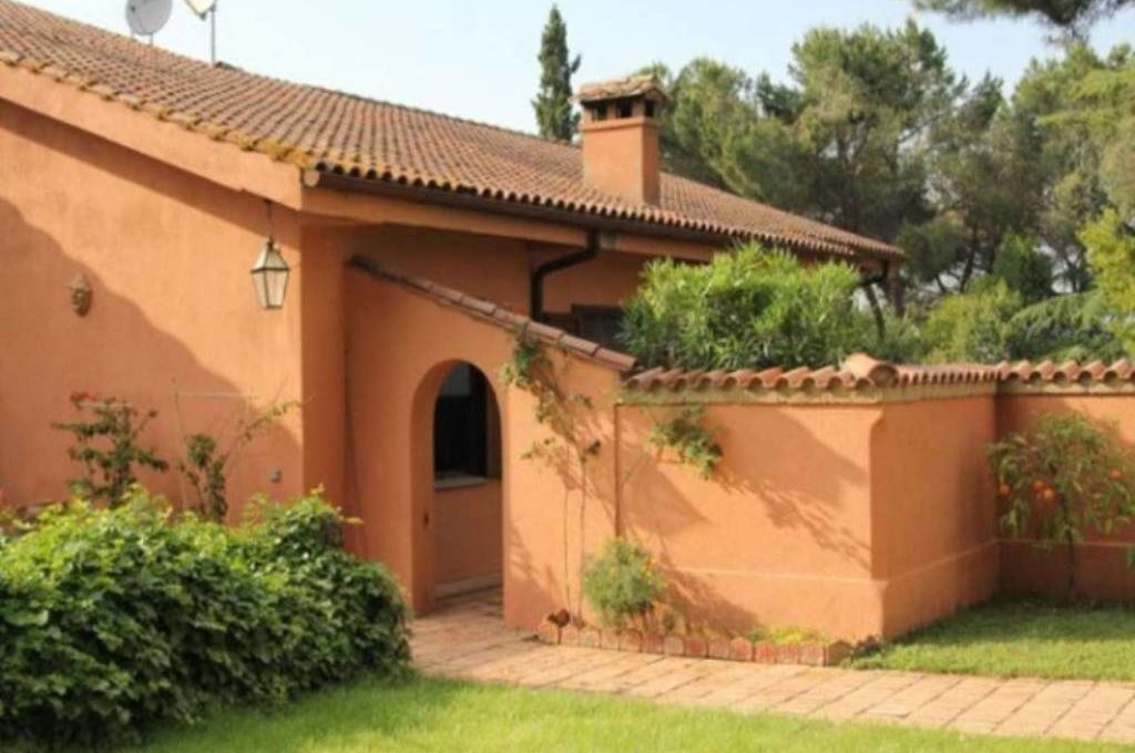 Villa in affitto via italo piccagli roma annunci di for Case in affitto arredate volla