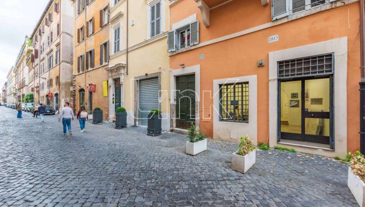 Negozio in affitto via Giulia, Roma