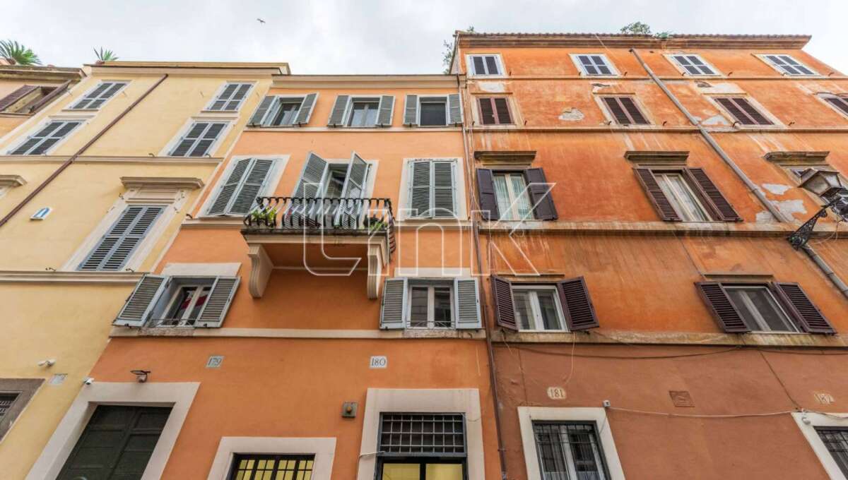 Negozio in affitto via Giulia, Roma