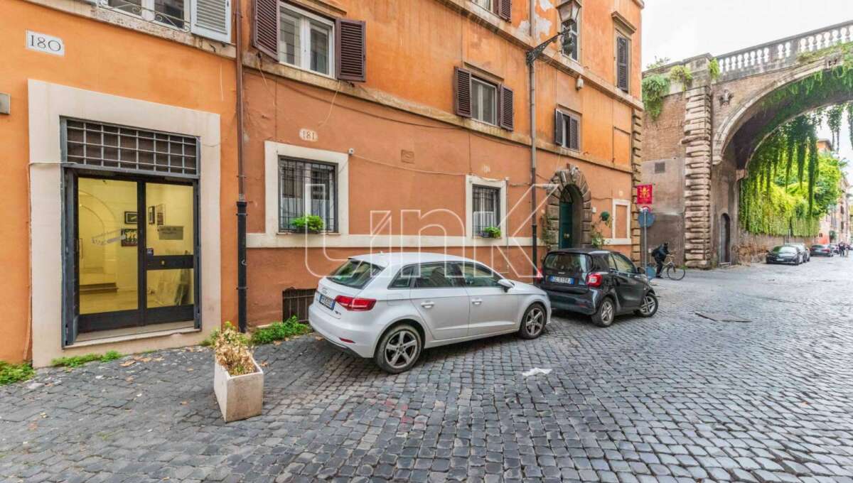 Negozio in affitto via Giulia, Roma