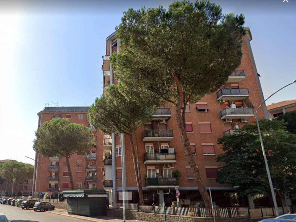 Appartamento in vendita via Pietro Romano, Roma