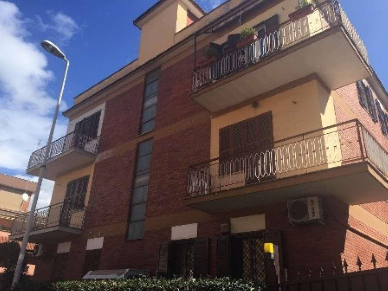 Appartamento in affitto via delle Eriche, Roma