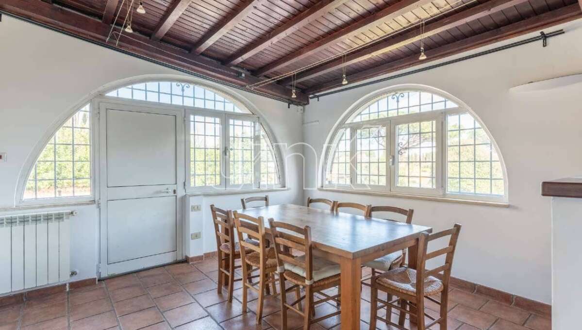 Villa bifamiliare in affitto via Dante da Maiano, Roma