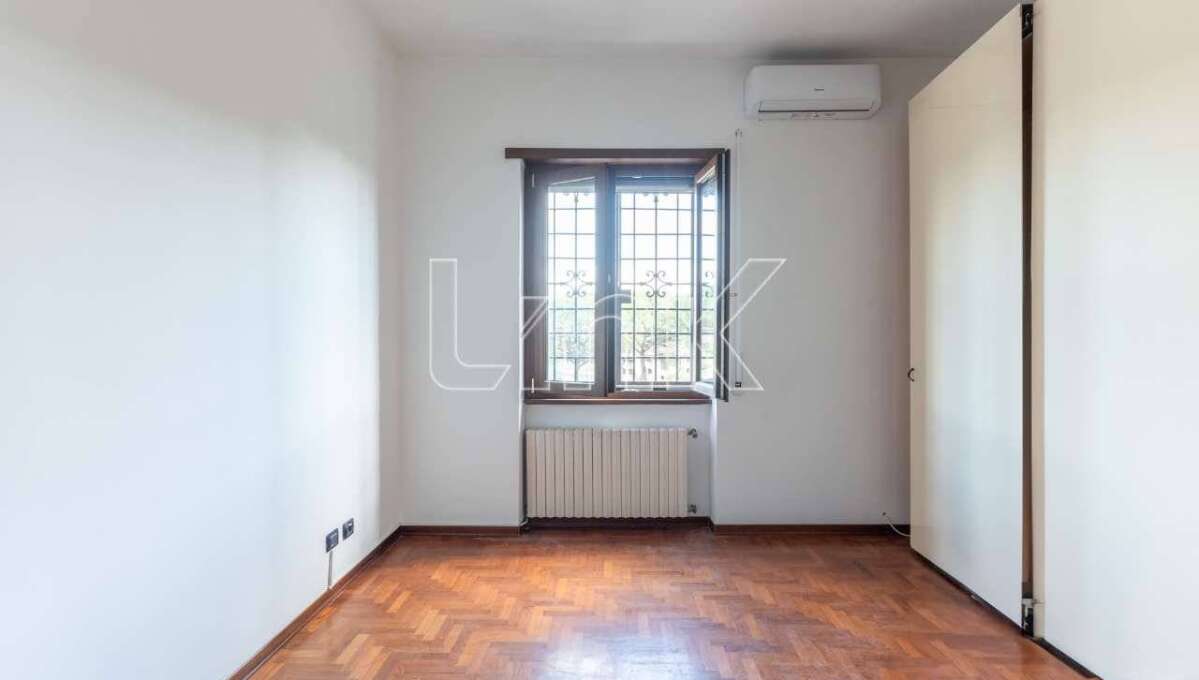 Villa bifamiliare in affitto via Dante da Maiano, Roma