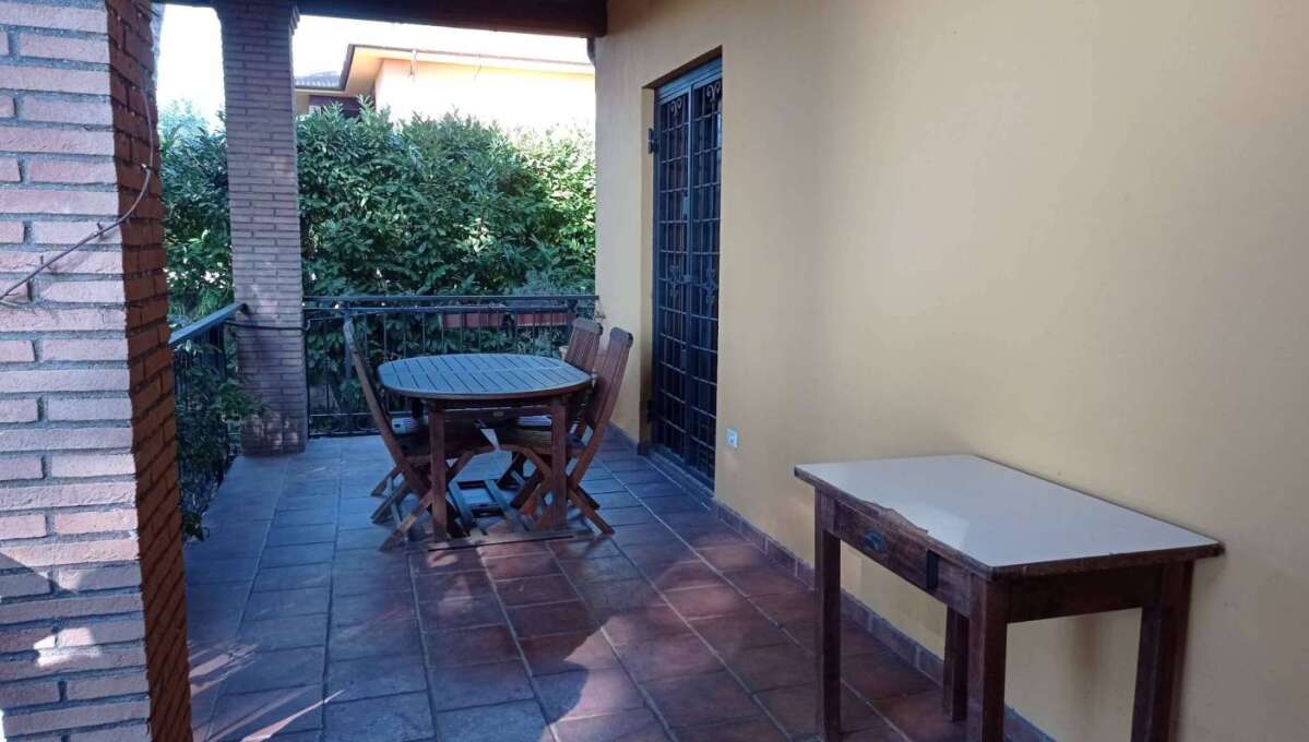 Villa bifamiliare in affitto via Dante da Maiano, Roma