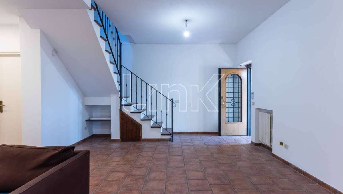 Villa bifamiliare in affitto via Dante da Maiano, Roma