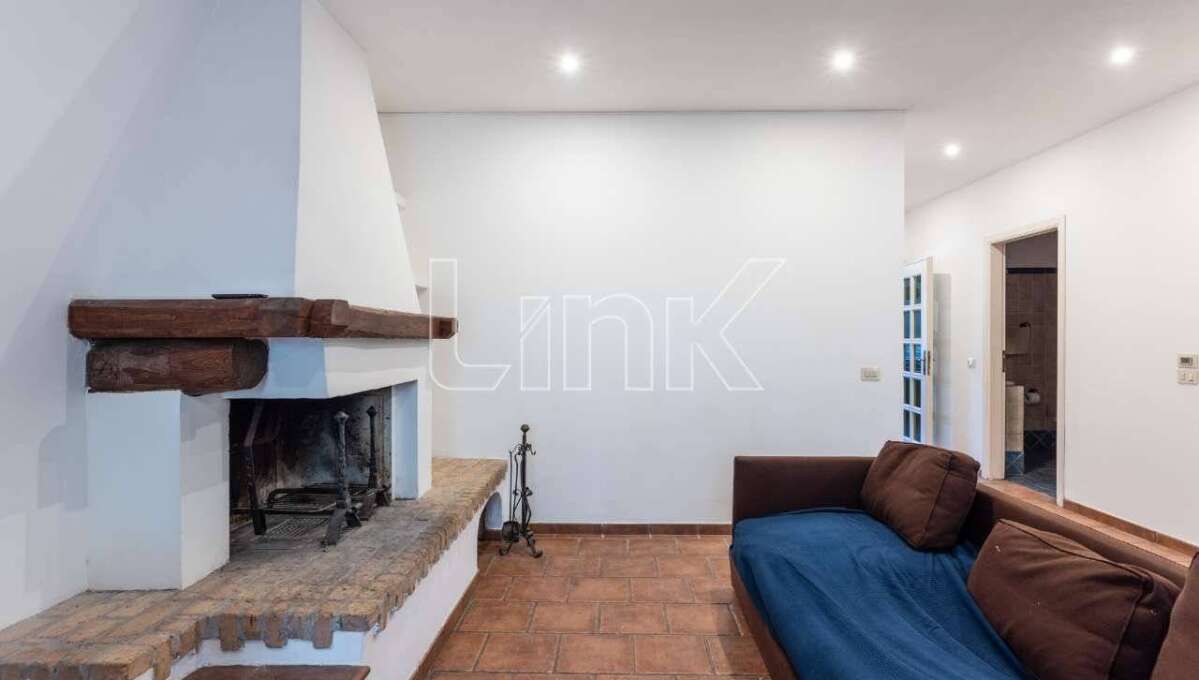 Villa bifamiliare in affitto via Dante da Maiano, Roma