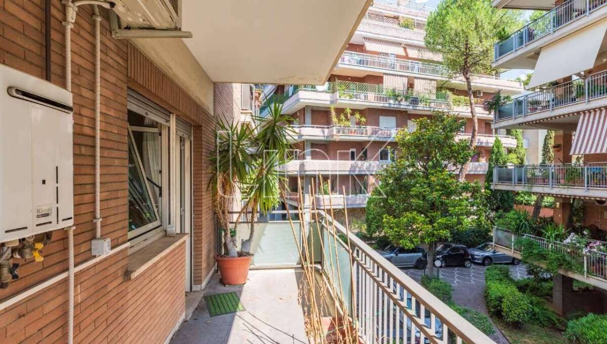 Appartamento in vendita via Costantino Maes, Roma