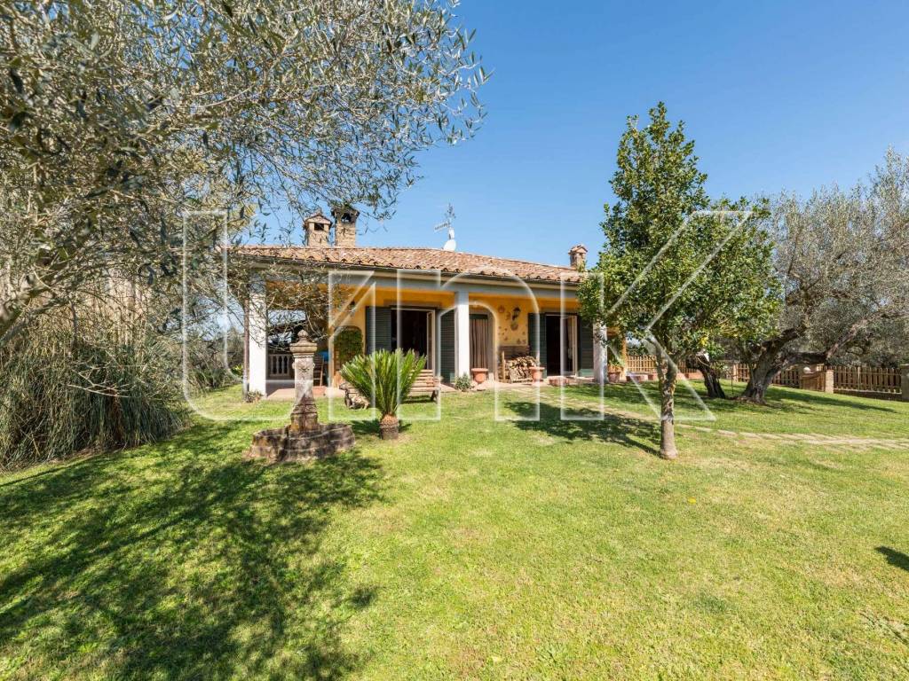 Villa in vendita via Monte Panese, Vetralla
