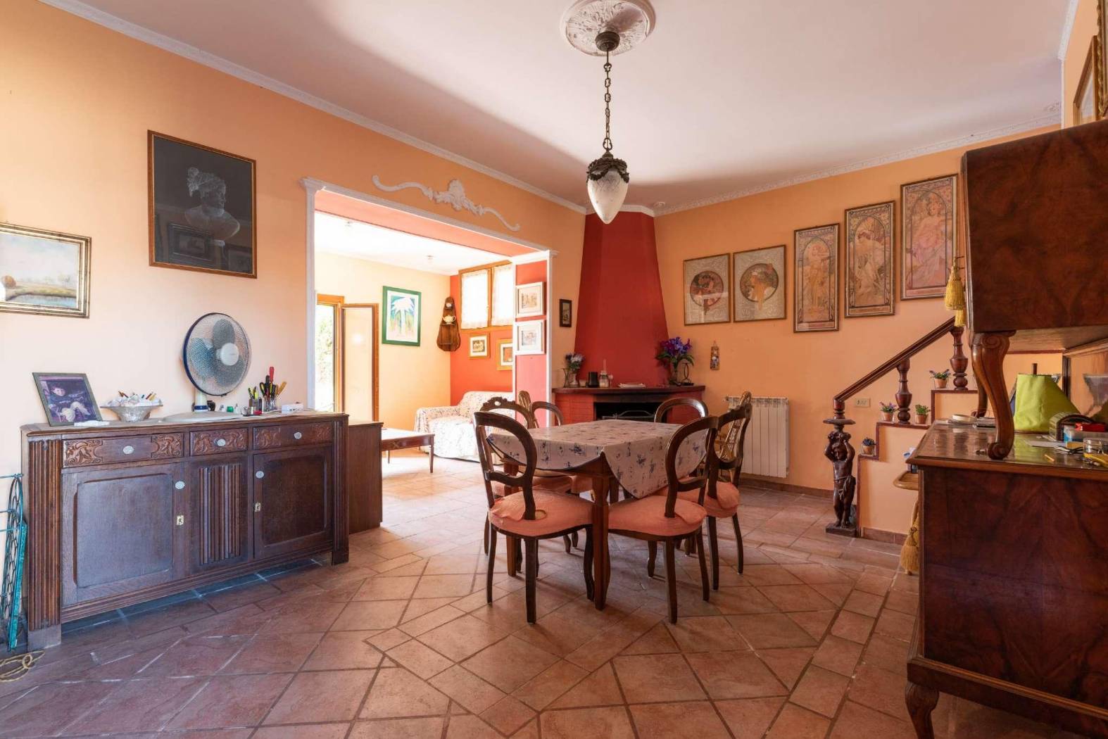 Villa in vendita Largo Basento, Pomezia