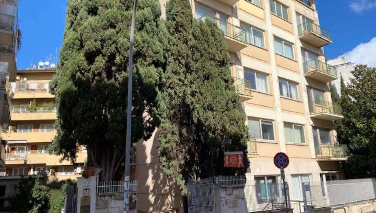 Locale commerciale in affitto via Besso, Roma
