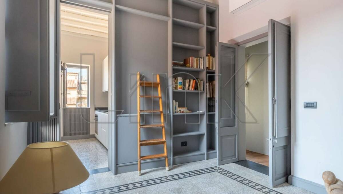Appartamento affittato in via della Croce, Roma