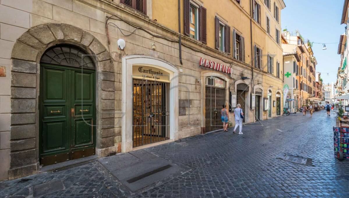 Appartamento affittato in via della Croce, Roma