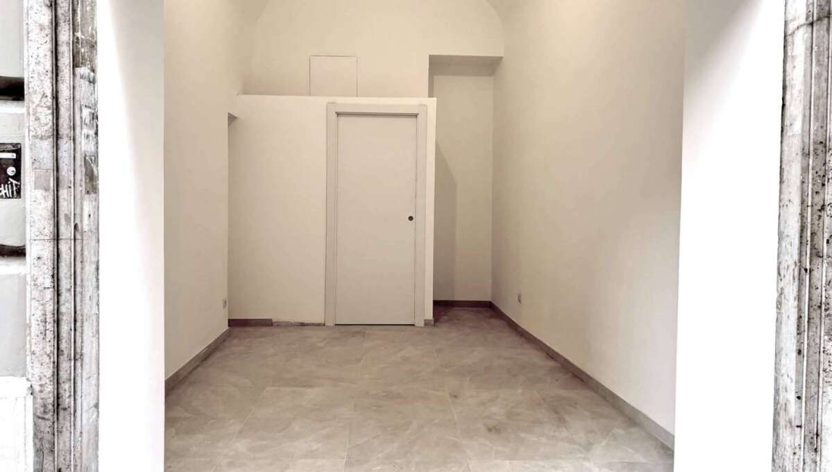 Negozio in affitto via Alessandria, Roma