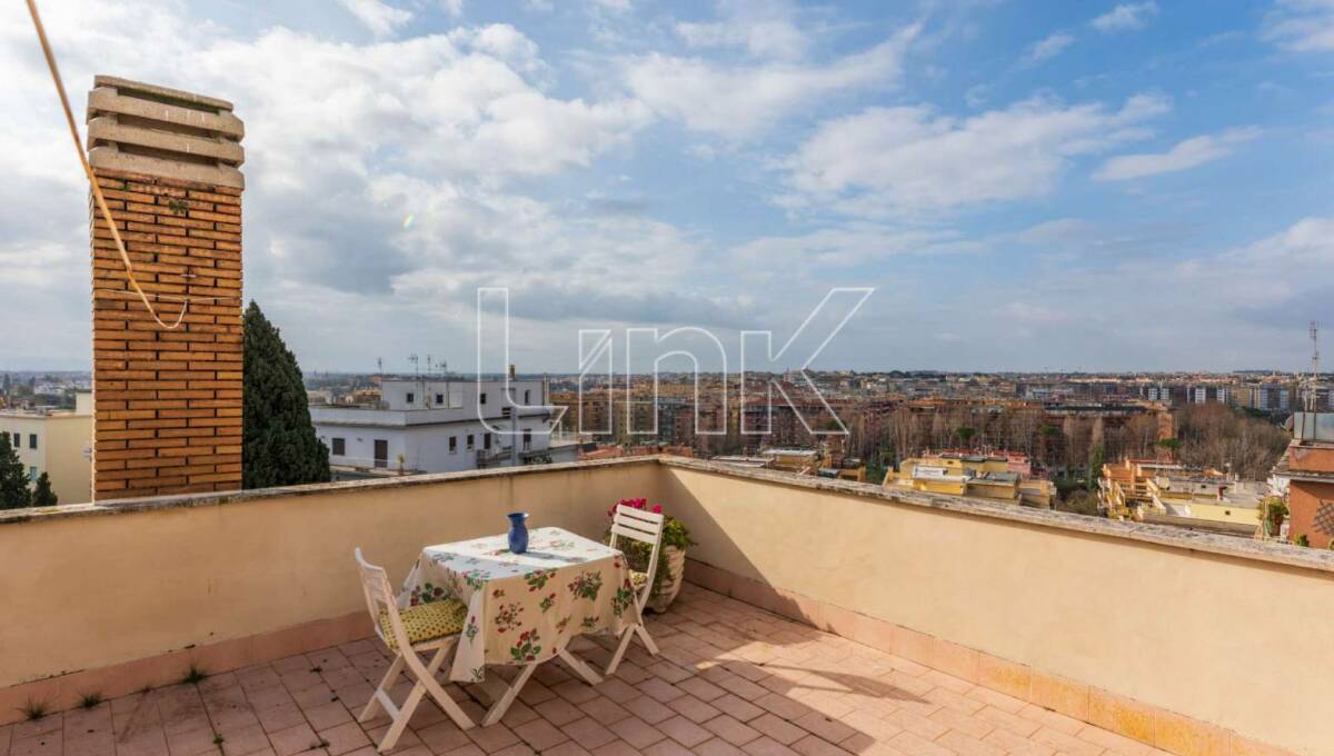 Appartamento in vendita via Brennero, Roma