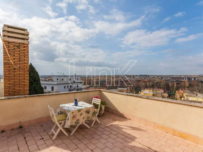 Appartamento in vendita via Brennero, Roma