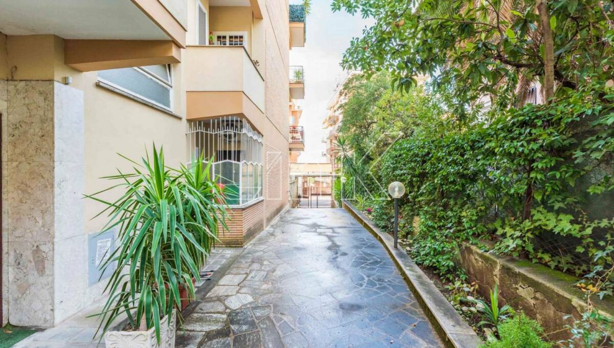 Appartamento in vendita via Brennero, Roma