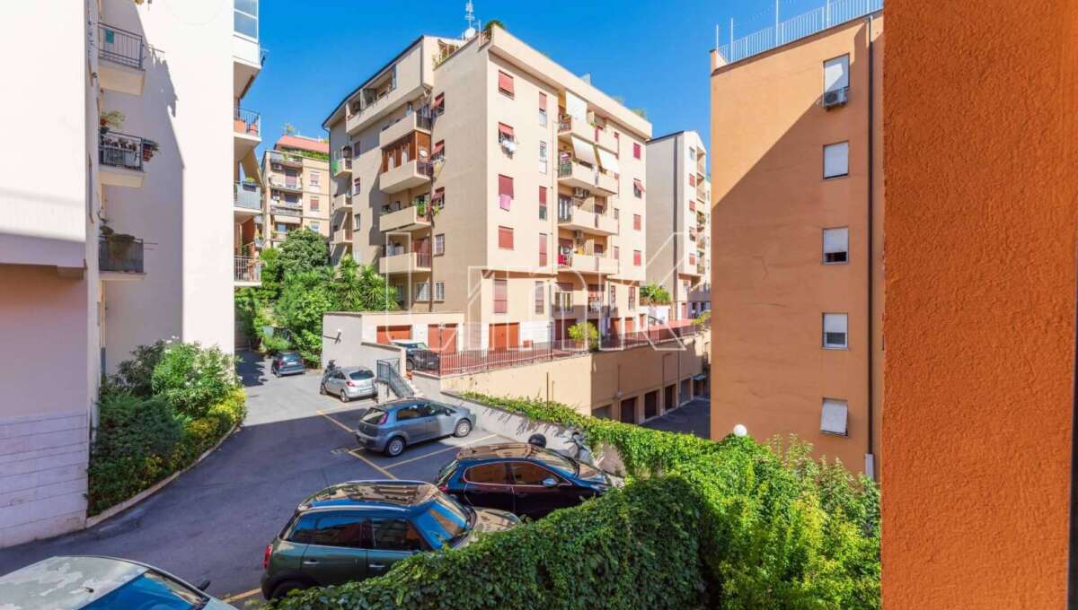 Appartamento in vendita via dei Giornalisti, Roma