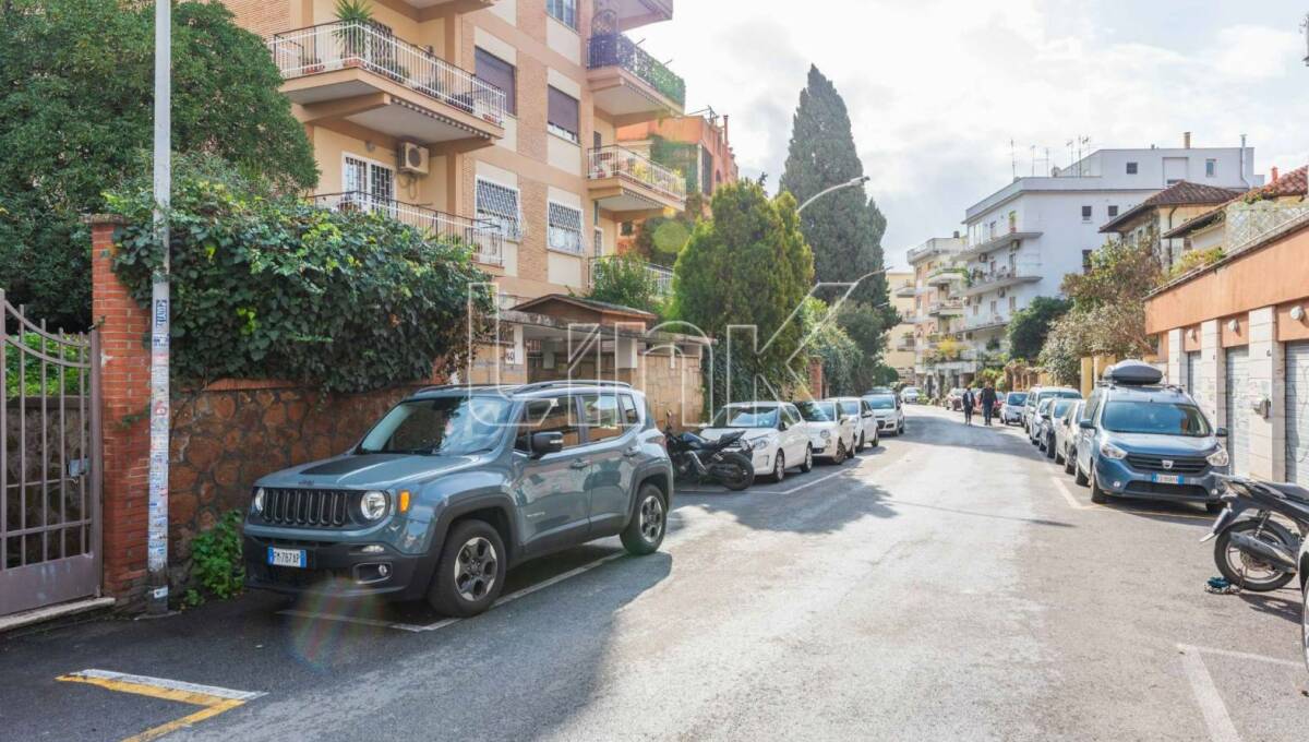 Appartamento in vendita via Brennero, Roma