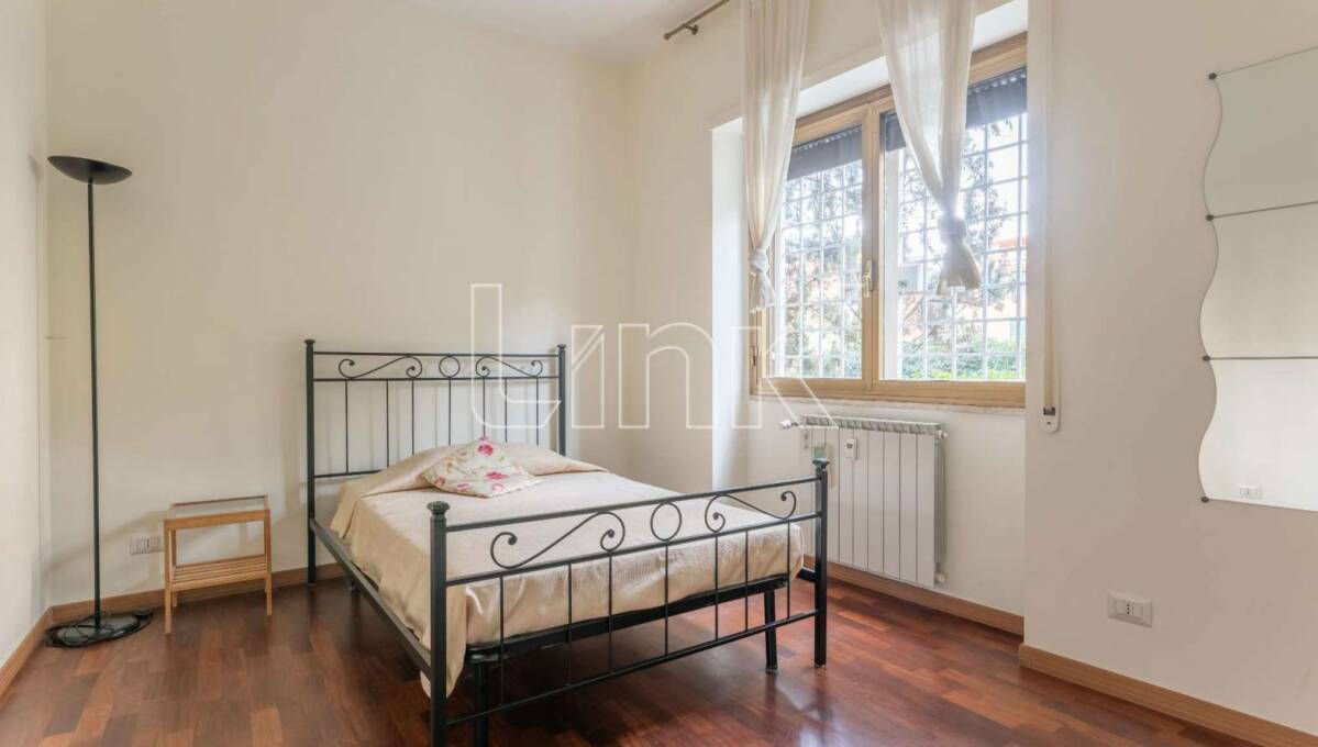Appartamento in vendita via Santa Maria Mediatrice, Roma