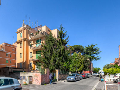 Appartamento in vendita via Silvestro II, Roma