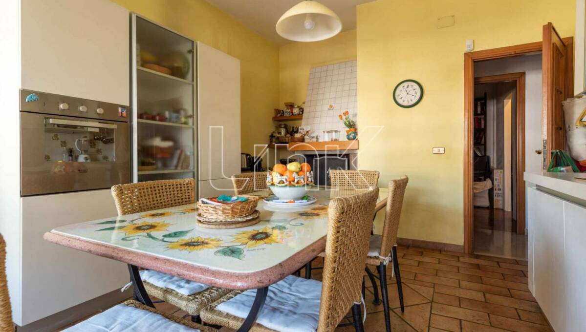 Appartamento in vendita via Bevagna, Roma