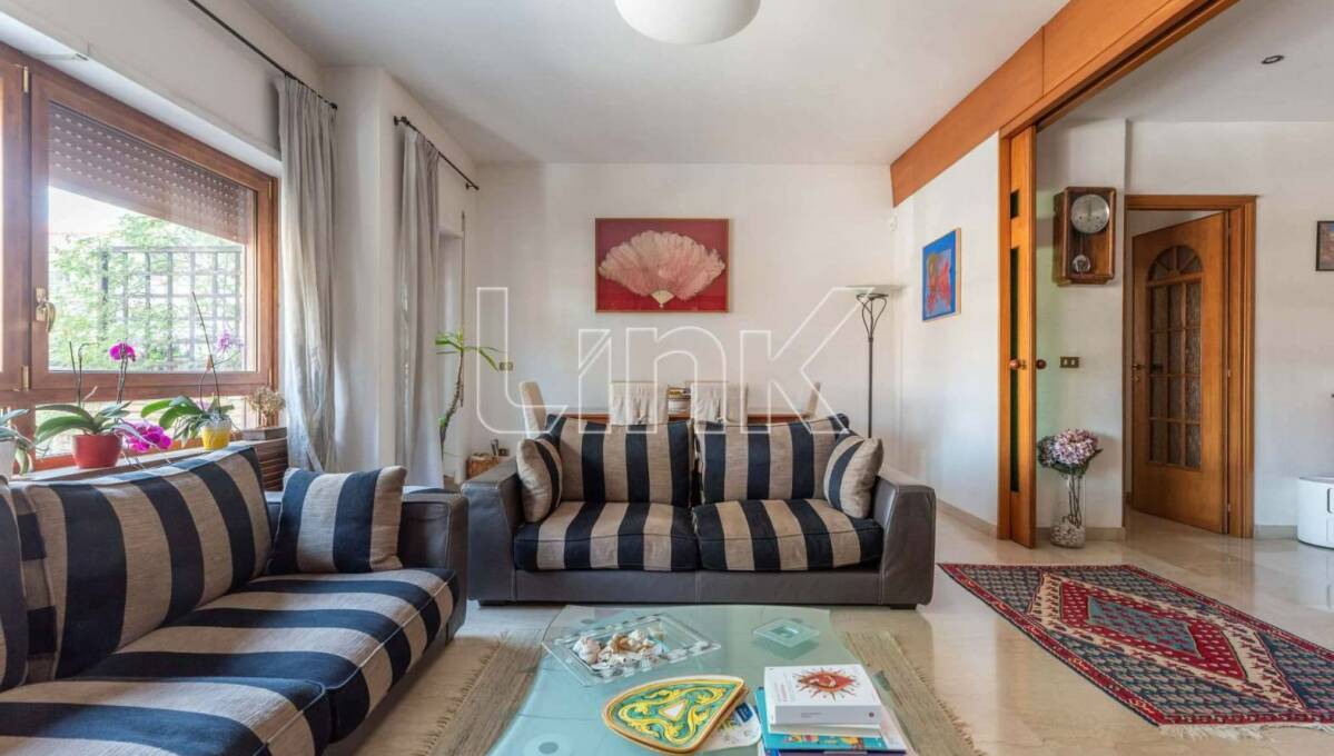 Appartamento in vendita via Bevagna, Roma