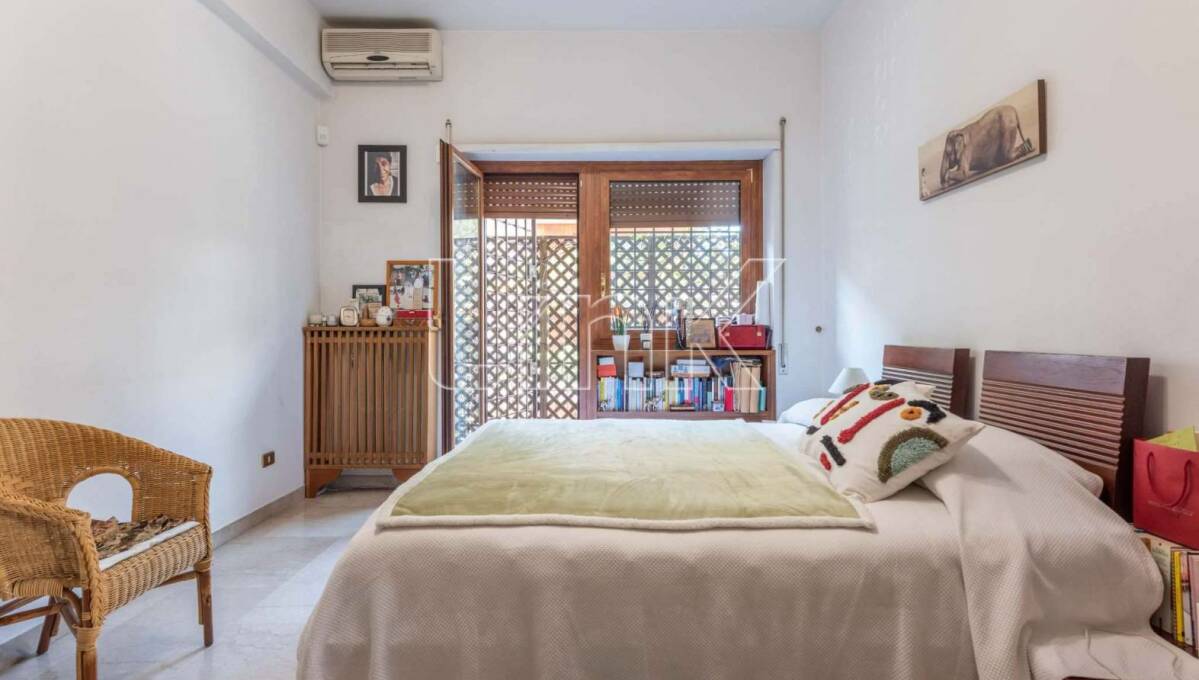 Appartamento in vendita via Bevagna, Roma