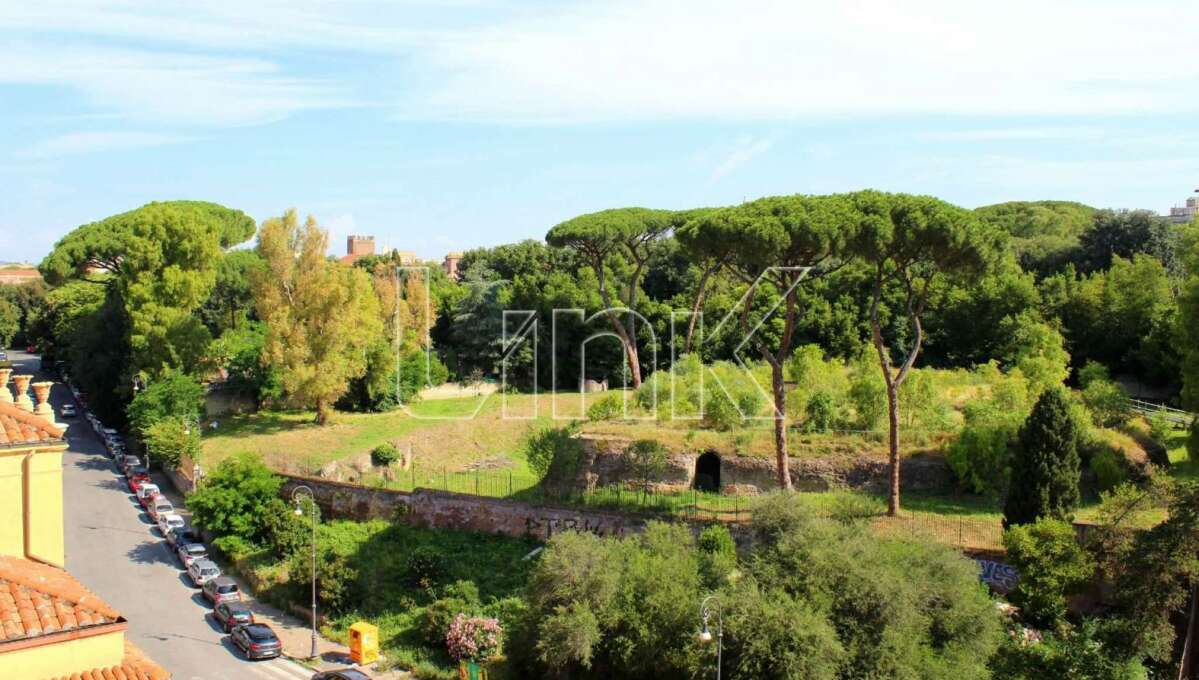Appartamento in vendita in via Mecenate, Roma