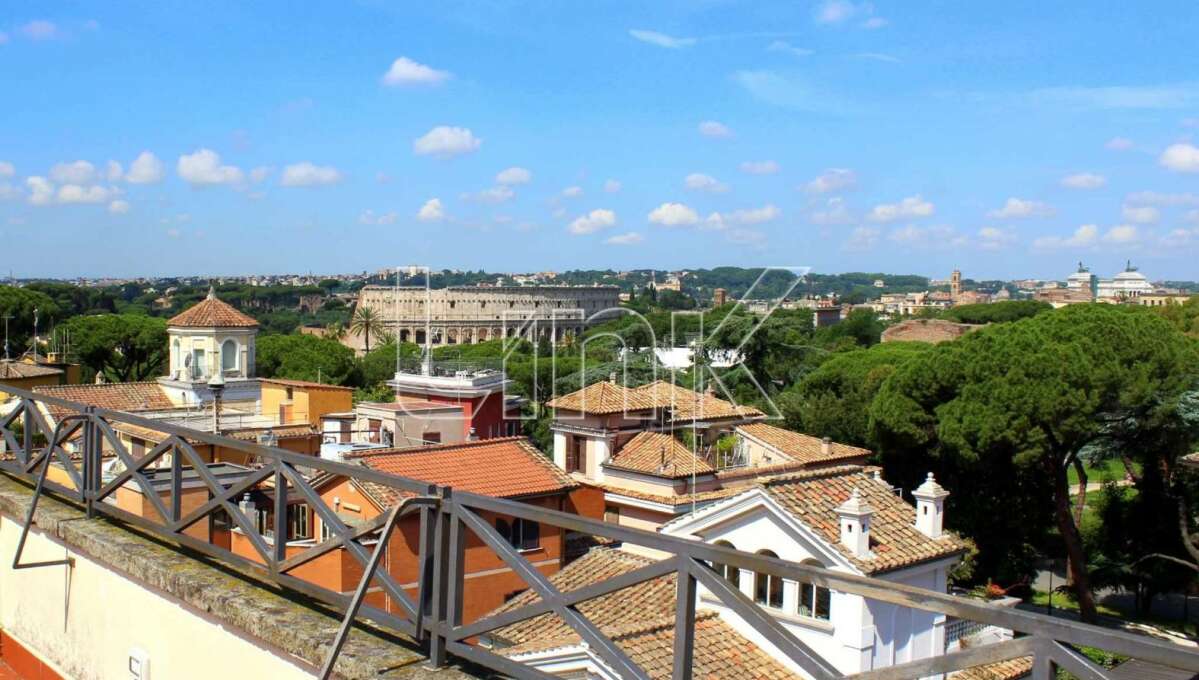 Appartamento in vendita in via Mecenate, Roma