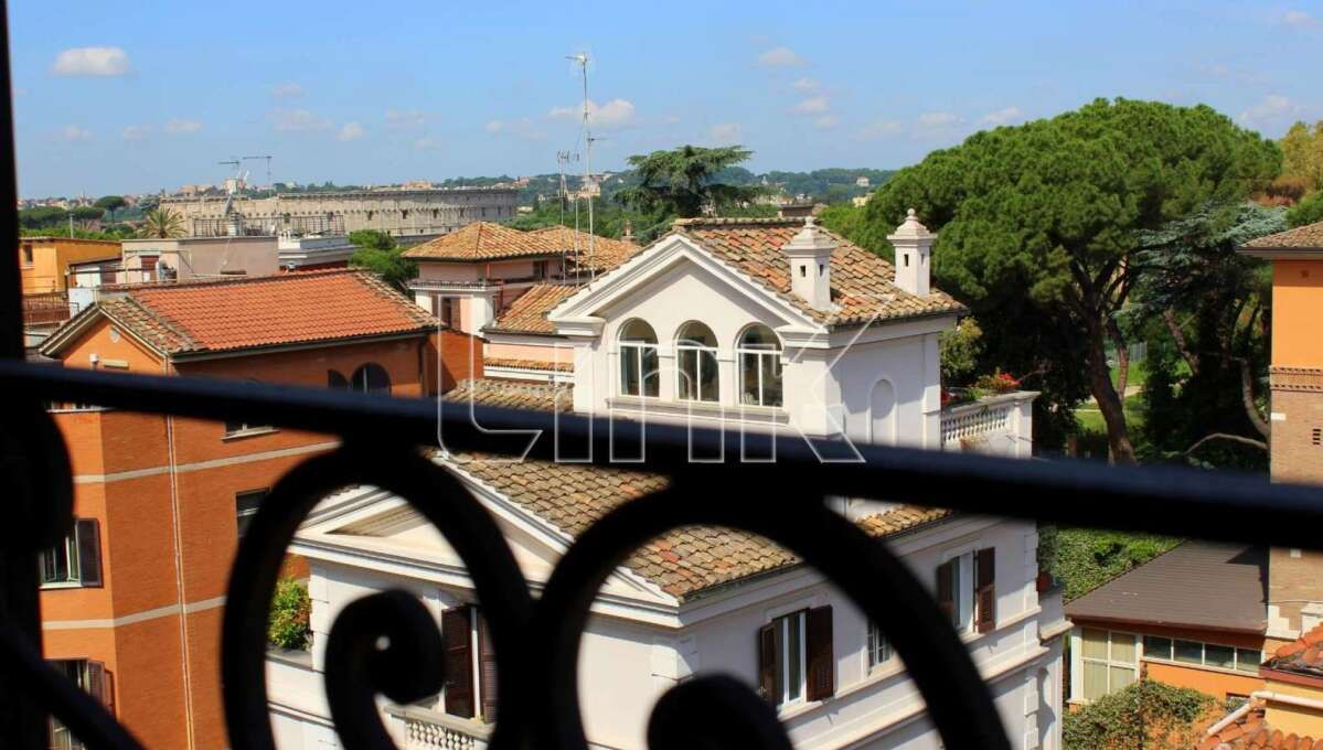 Appartamento in vendita in via Mecenate, Roma