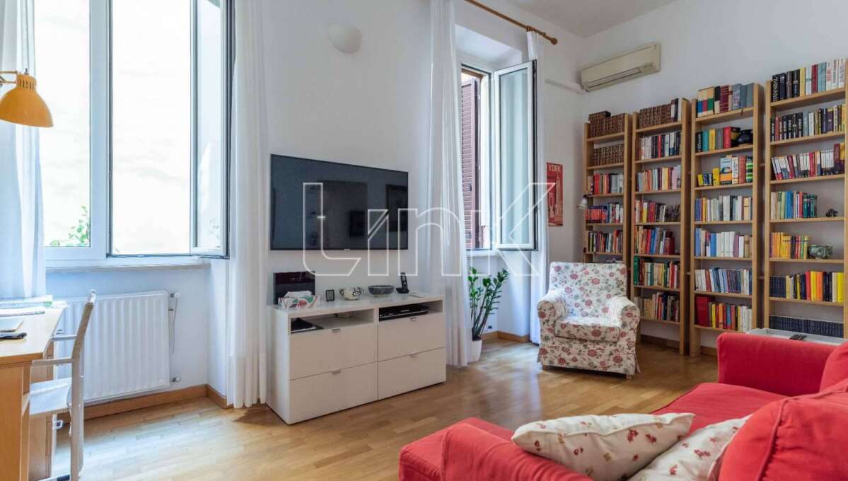 Appartamento in vendita via Luigi Santini, Roma