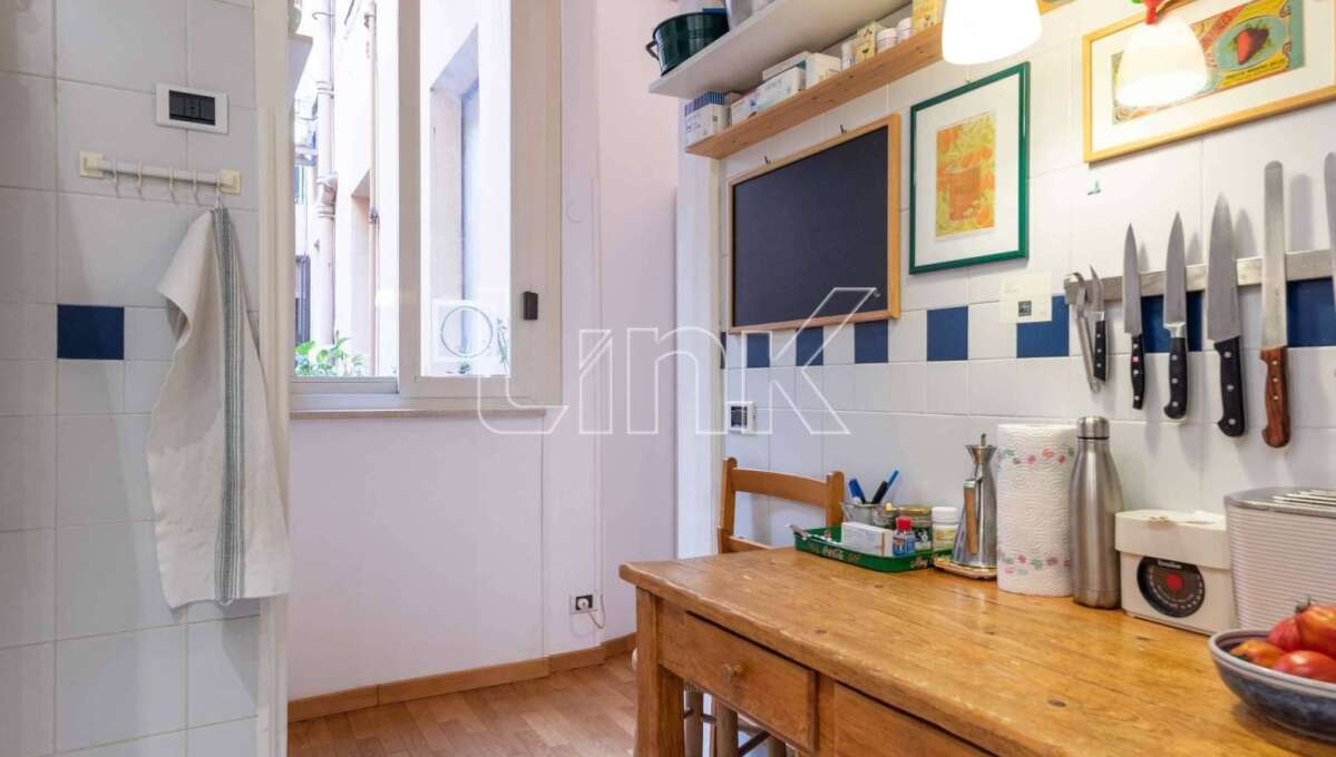 Appartamento in vendita via Luigi Santini, Roma