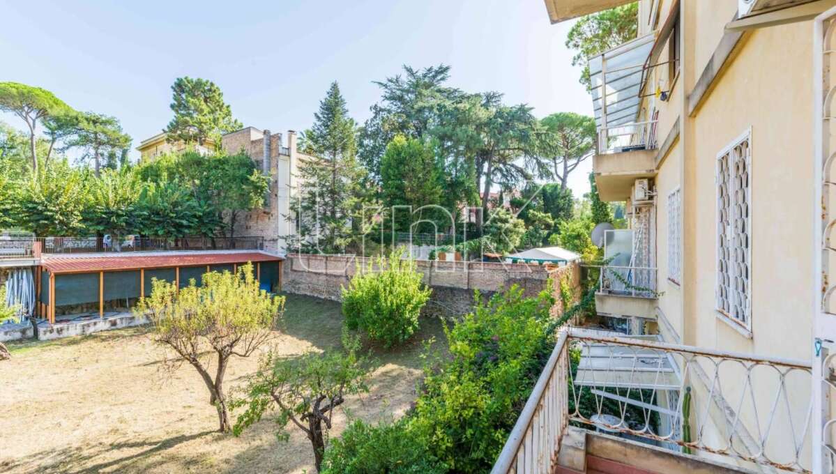 Appartamento in vendita via Bolzano, Roma