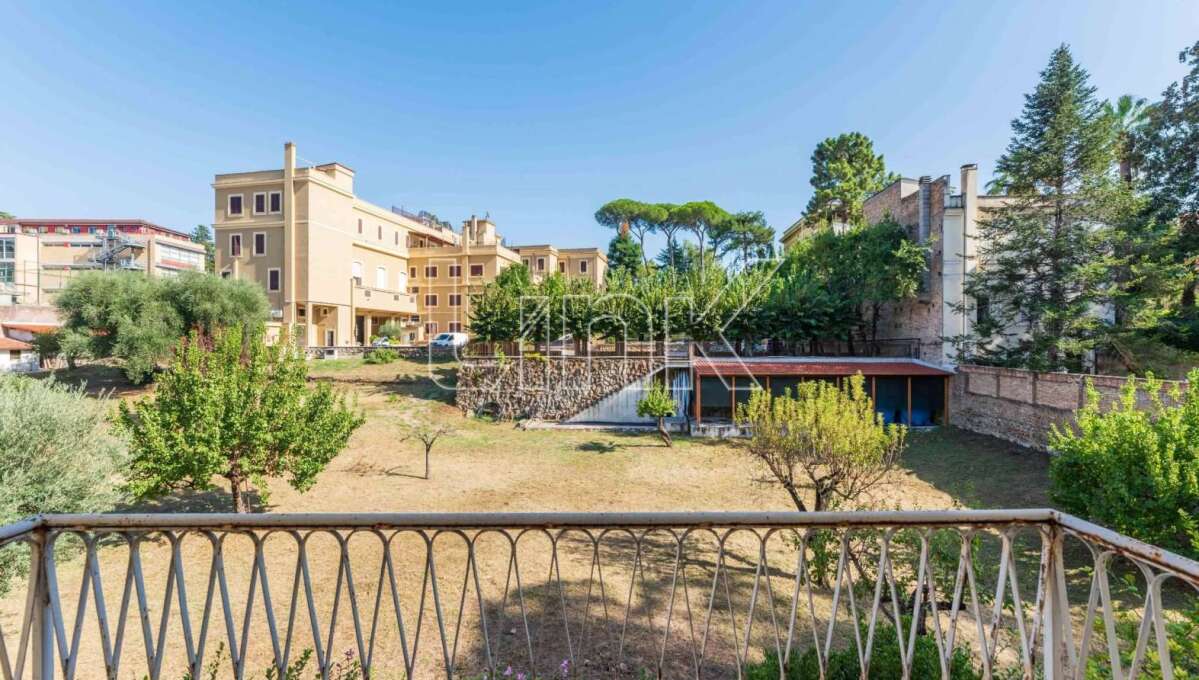 Appartamento in vendita via Bolzano, Roma