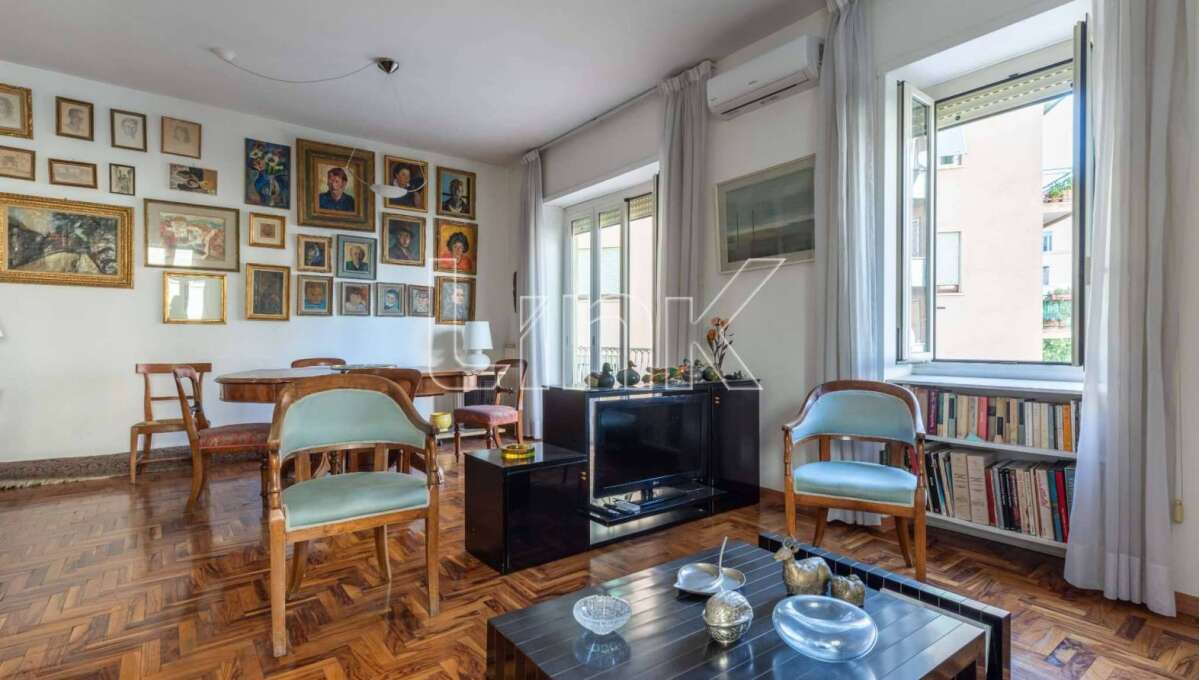 Appartamento in vendita via Bolzano, Roma