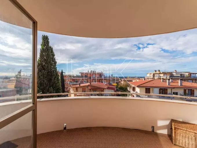 Appartamento in vendita via Lucchina, Roma