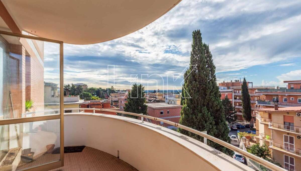 Appartamento in vendita via Lucchina, Roma