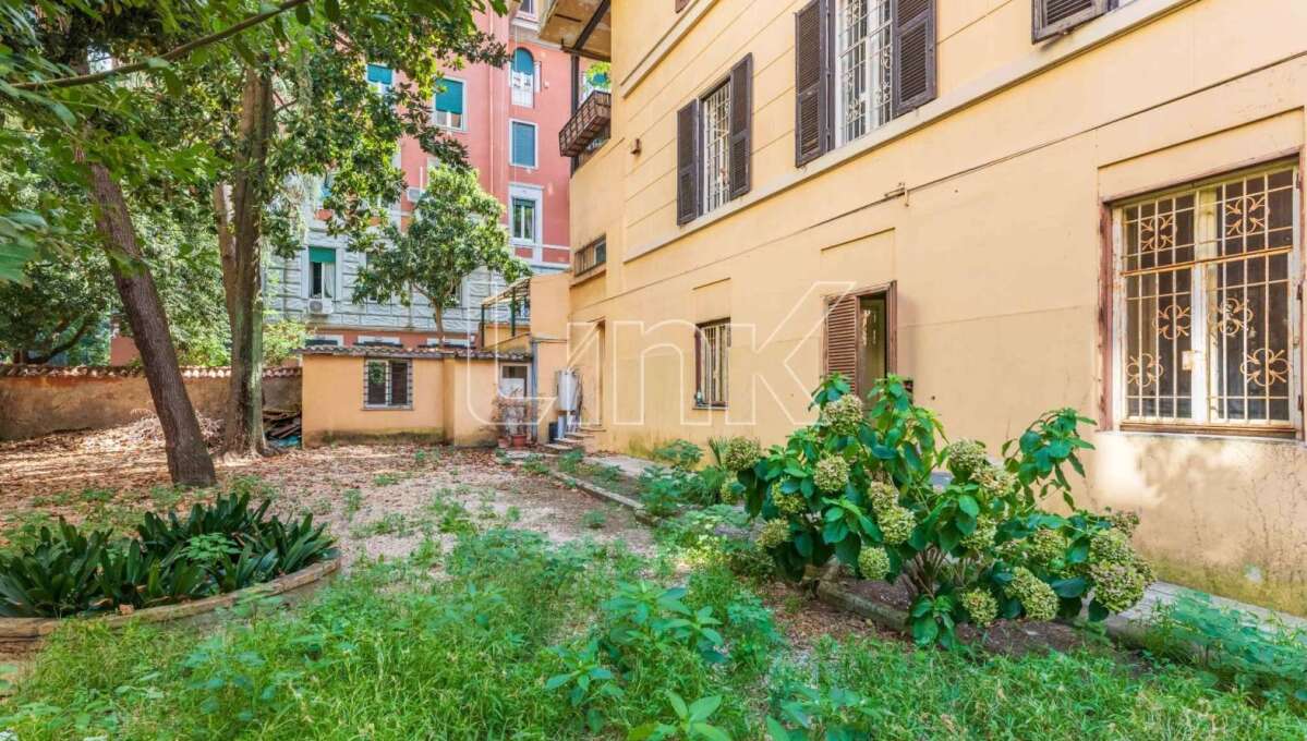 Appartamento in vendita via Montevideo, Roma