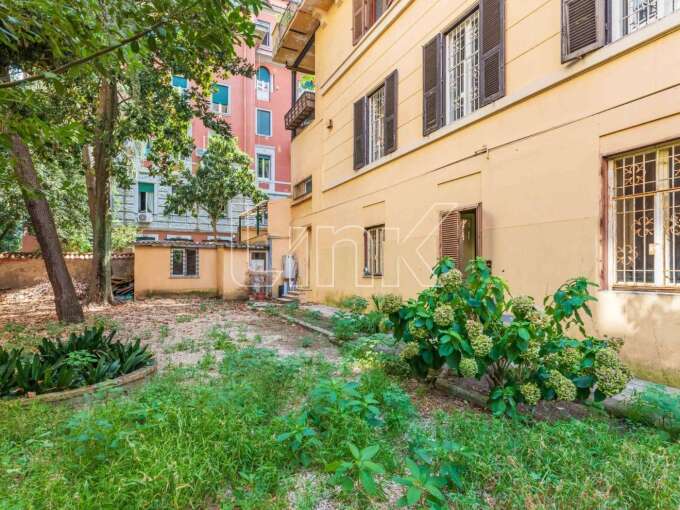 Appartamento in vendita via Montevideo, Roma