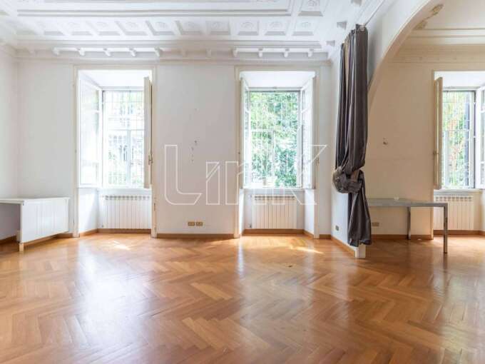 Appartamento in vendita via Montevideo, Roma