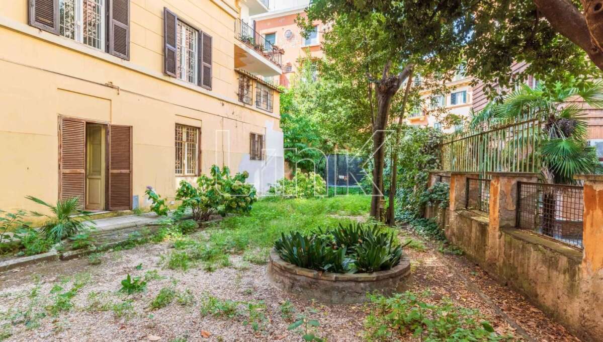 Appartamento in vendita via Montevideo, Roma