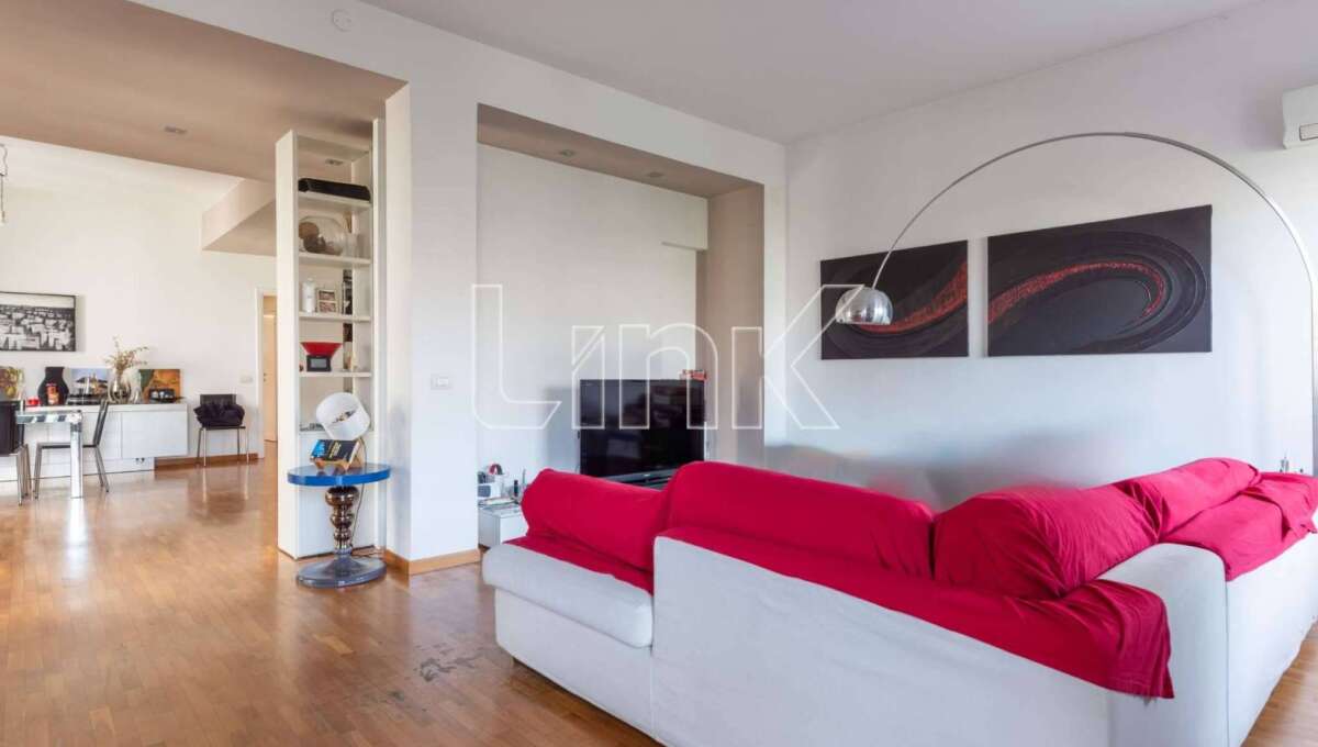 Appartamento in vendita via Monterosi, Roma