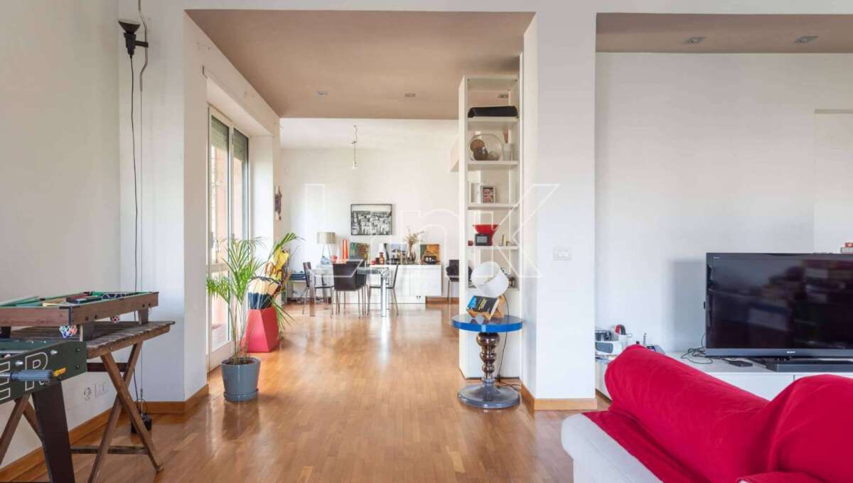 Appartamento in vendita via Monterosi, Roma