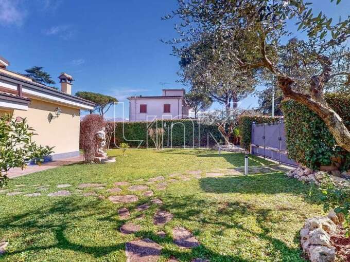 Villa in vendita via Giuseppe Luzi, Vermicino