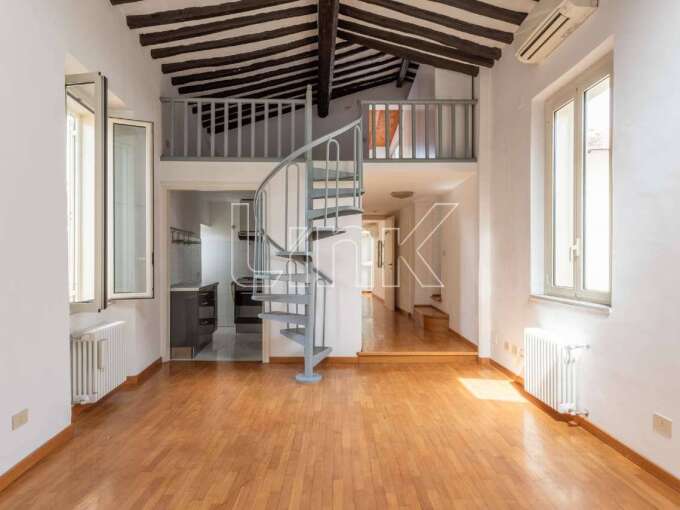 Appartamento in vendita via Panico, Roma