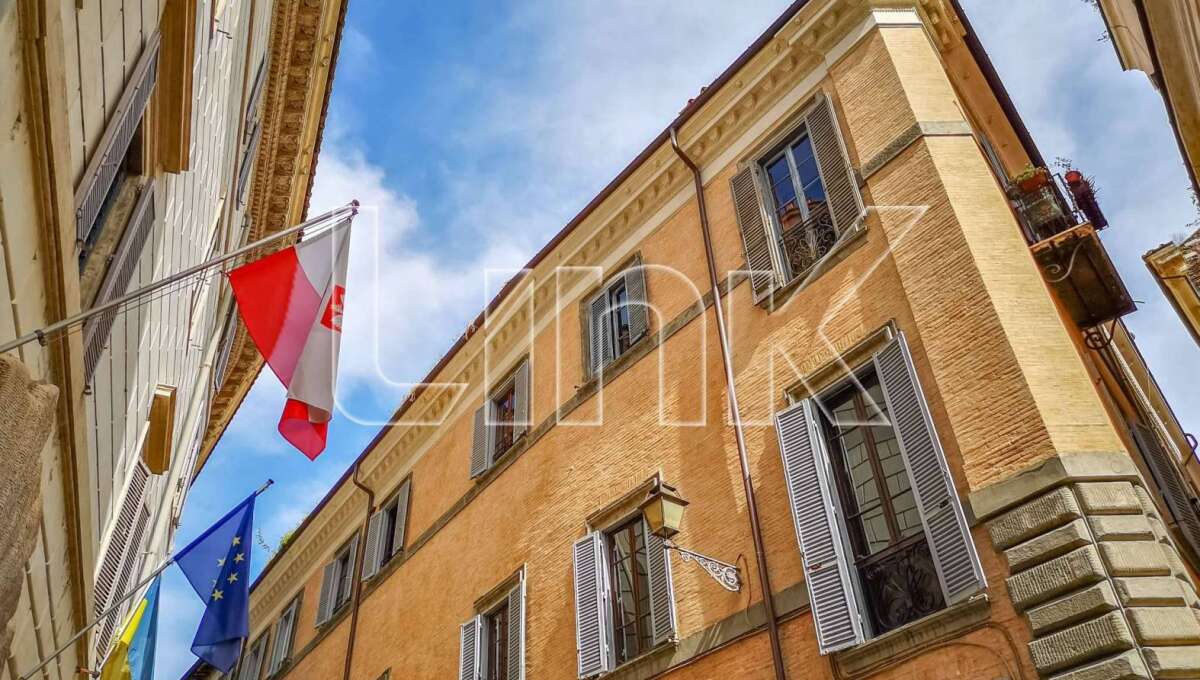 Attico in affitto in via dei Delfini, Roma