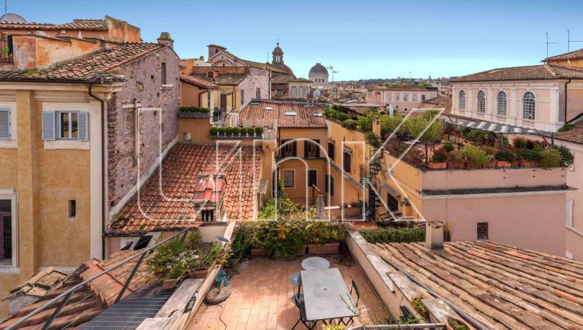 Attico in affitto in via dei Delfini, Roma