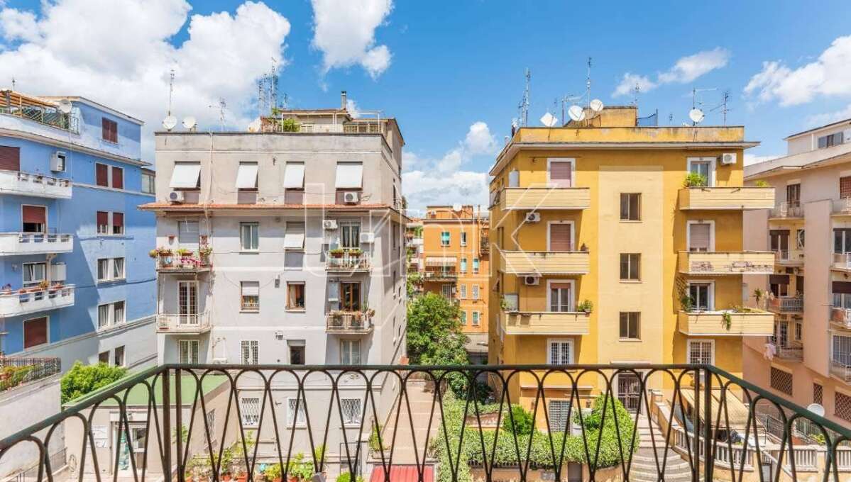 Appartamento in vendita via Pietro Cartoni, Roma