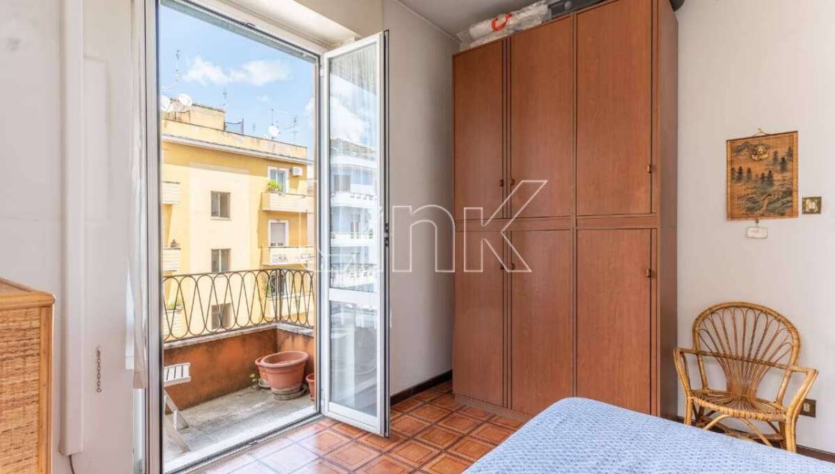 Appartamento in vendita via Pietro Cartoni, Roma